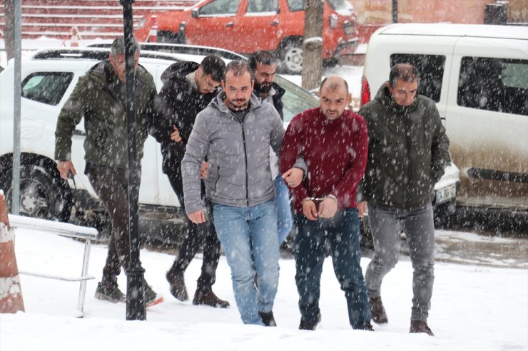 Erzurum'da polisi darbeden zanlılar adli kontrolle serbest bırakıldı