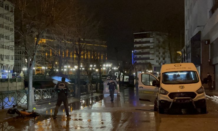 Eskişehir'de çıkan bıçaklı kavgada bir kişi öldü, bir kişi yaralandı