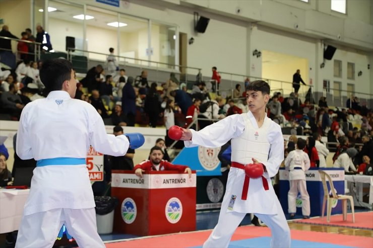 Sakarya'da "Şehit Ali Gaffar Okkan İller Arası Karate Turnuvası" düzenlendi