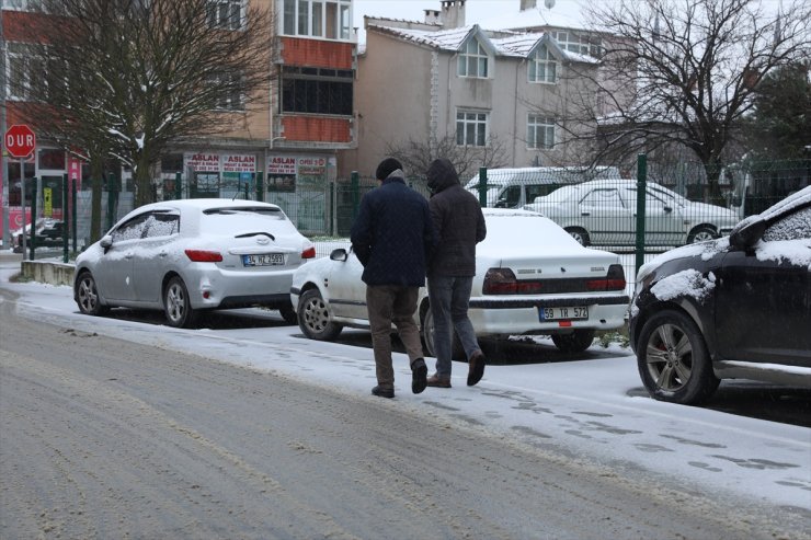 Tekirdağ'da kar etkili oluyor