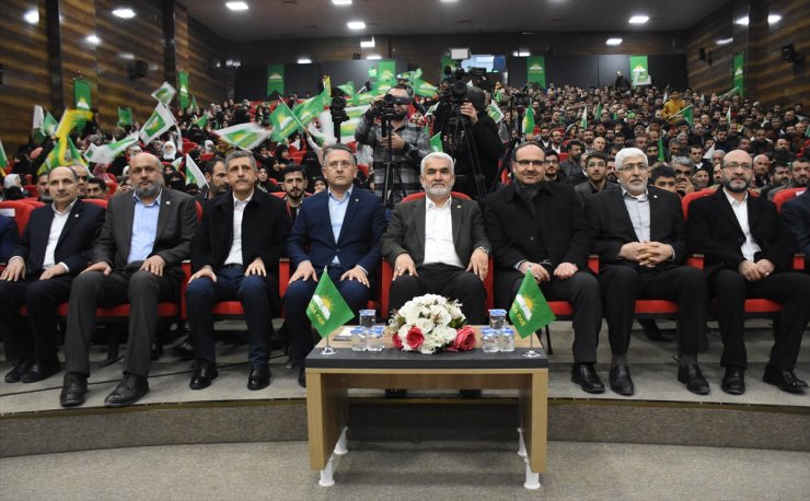 HÜDA PAR Genel Başkanı Yapıcıoğlu, Van'da partisinin aday tanıtım toplantısına katıldı: