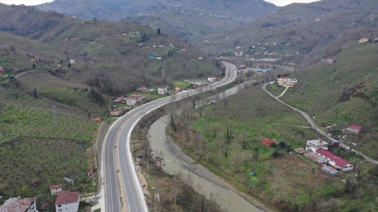 Doğu Karadeniz'i İç Anadolu'ya bağlayan Dereli yolu, ulaşım süresini yarıya düşürdü