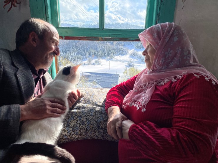 Karla kaplanan köylerinde 40 yıl sonra ilk kışı geçiriyorlar