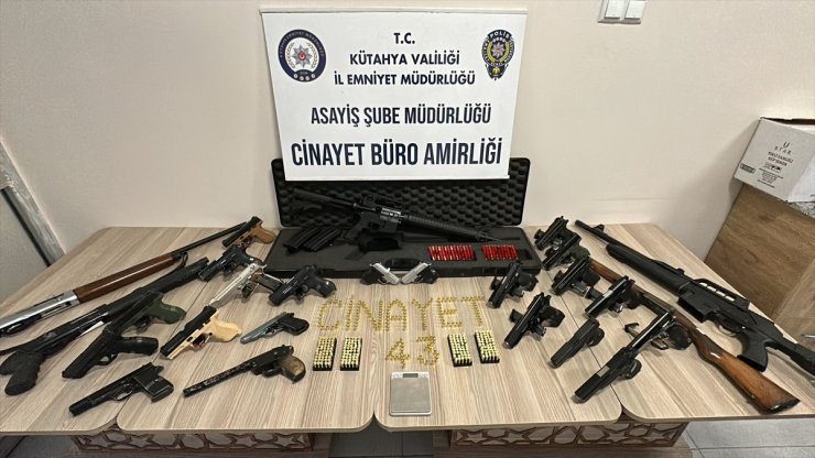 Kütahya merkezli kaçak silah ticareti operasyonunda 16 şüpheli yakalandı