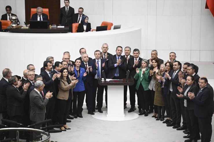 Çalışma hayatıyla ilgili düzenlemeler içeren kanun teklifi TBMM'de kabul edildi