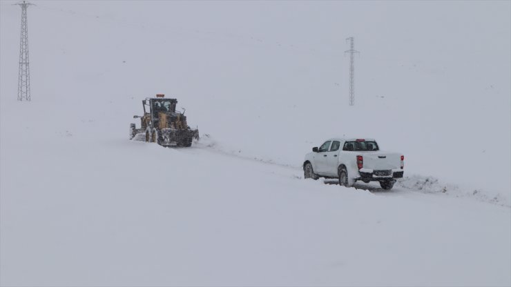 Erzurum, Ağrı, Iğdır ve Kars'ta 273 yerleşim yerine ulaşım sağlanamıyor