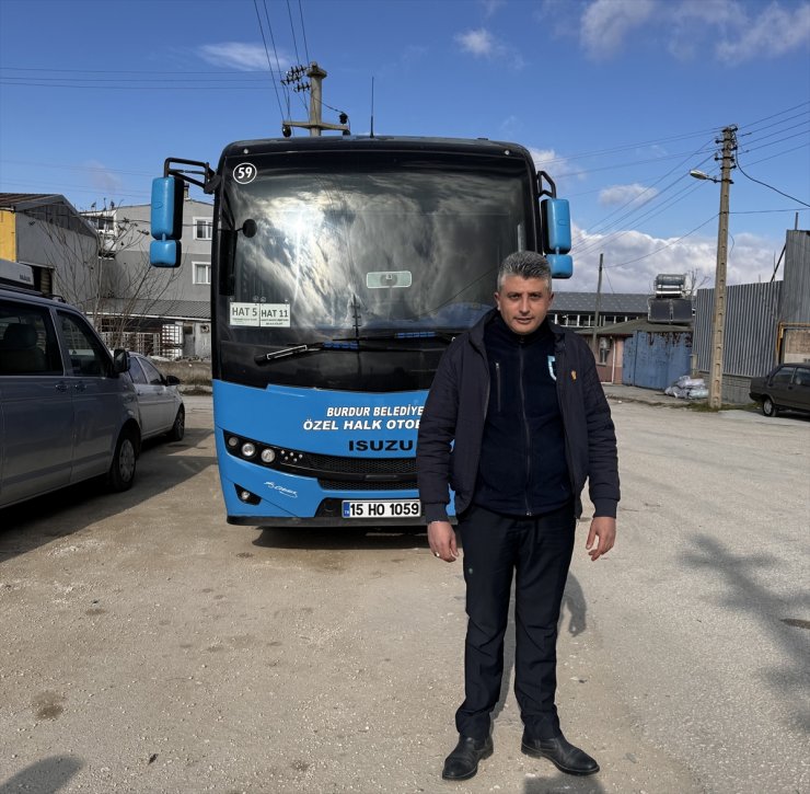 Burdur'da halk otobüsü şoförüne silah tehdidi kamerada