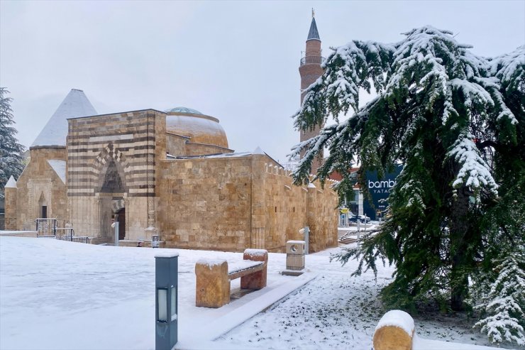 Kırşehir'de kar yağışı etkili oldu