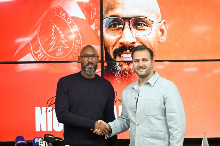 Ümraniyespor, yeni CEO'su Nicolas Anelka ile bir yıllık sözleşme imzaladı