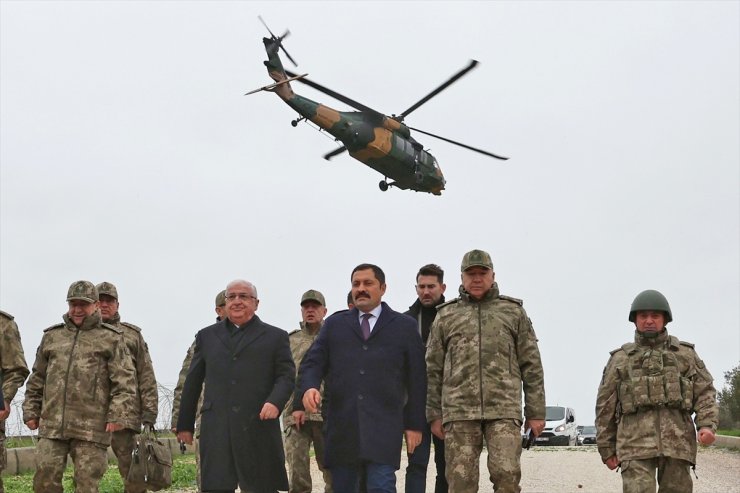 Bakan Güler, Hatay'daki Ziyaret Hudut Karakolu'nda denetlemelerde bulundu