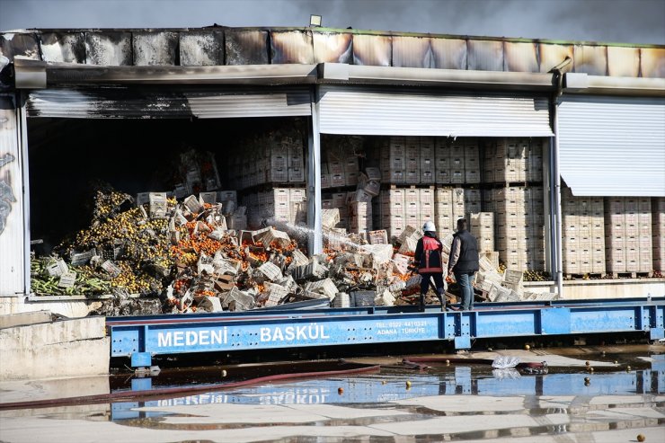 GÜNCELLEME - Mersin'de narenciye paketleme fabrikasında çıkan yangın kontrol altına alındı