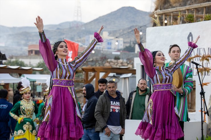 Suudi Arabistan'da düzenlenen festival, çarpıcı performanslara ev sahipliği yaptı