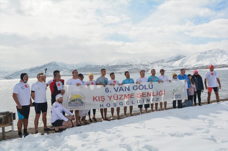 Bitlis'te "Kış Yüzme Şenliği" düzenlendi