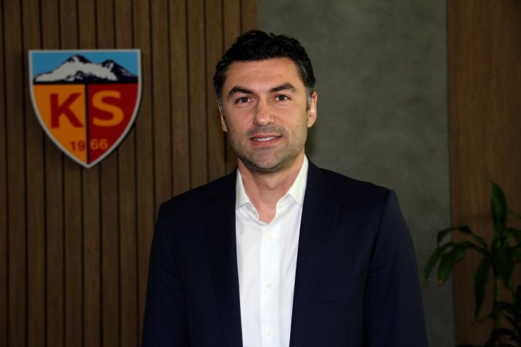 Burak Yılmaz için imza töreni düzenlendi