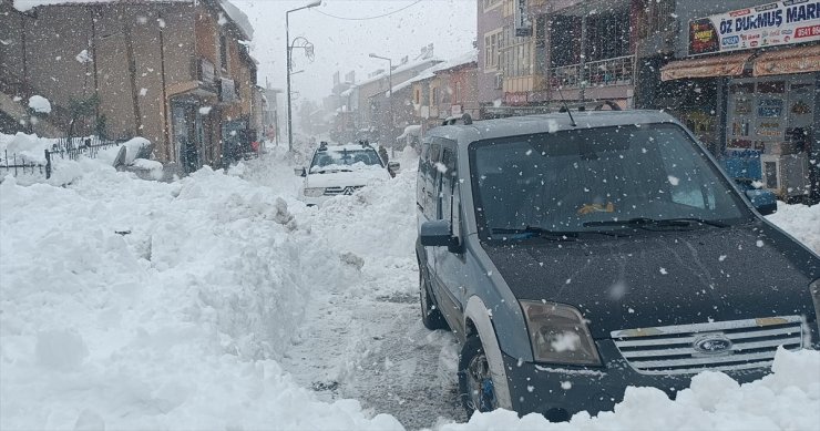 Şırnak, Siirt ve Bingöl'de 131 yerleşim yerine ulaşım sağlanamıyor