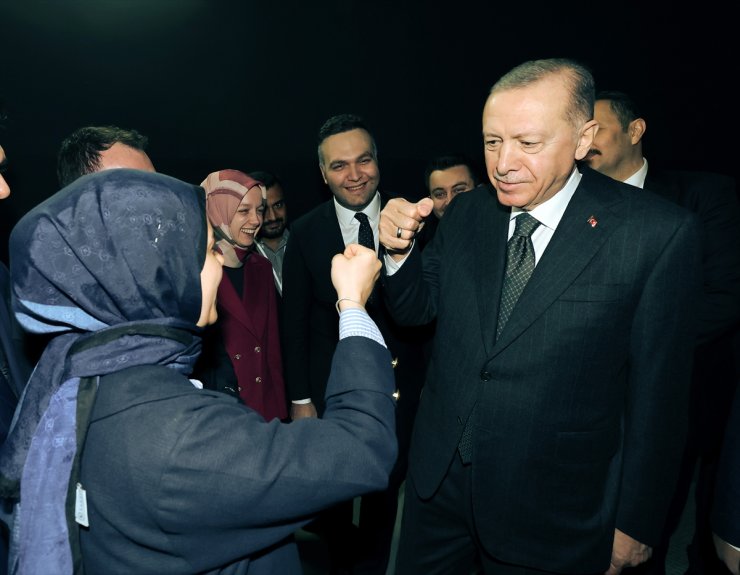 Cumhurbaşkanı Erdoğan, Eskişehir'de gençlerle buluştu: (1)