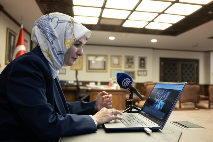 Aile ve Sosyal Hizmetler Bakanı Mahinur Özdemir Göktaş, AA'nın "Yılın Kareleri" oylamasına katıldı