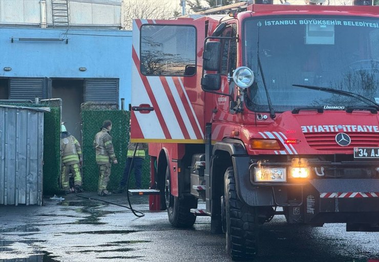 Kadıköy'de trafo merkezinde çıkan yangın söndürüldü