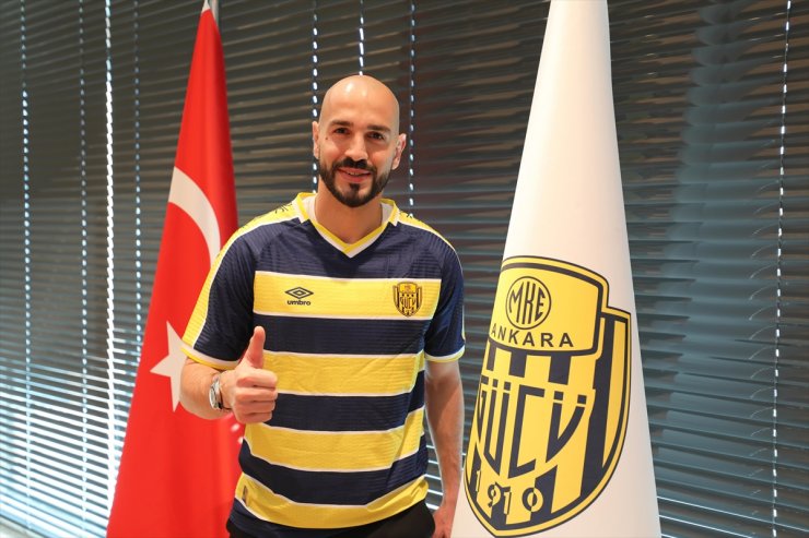 MKE Ankaragücü, İtalyan futbolcu Riccardo Saponara'yı transfer etti