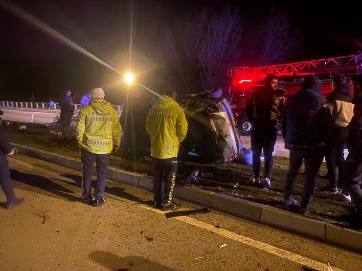 Tokat'ta halı saha maçından dönerken kaza yapan 5 kişi yaralandı