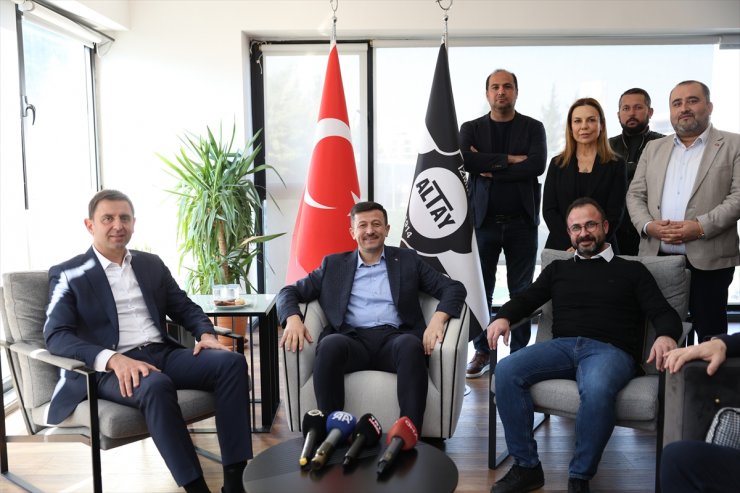 AK Parti İzmir Büyükşehir Belediye Başkan adayı Dağ, Altay ve Göztepe Spor Kulüplerini ziyaret etti