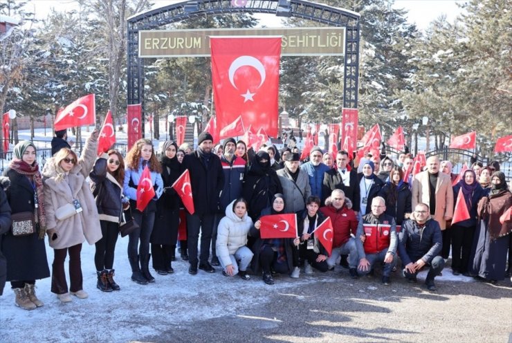 Erzurum'da Tematik Kış Kampı'na katılan öğrenciler şehit aileleriyle buluştu