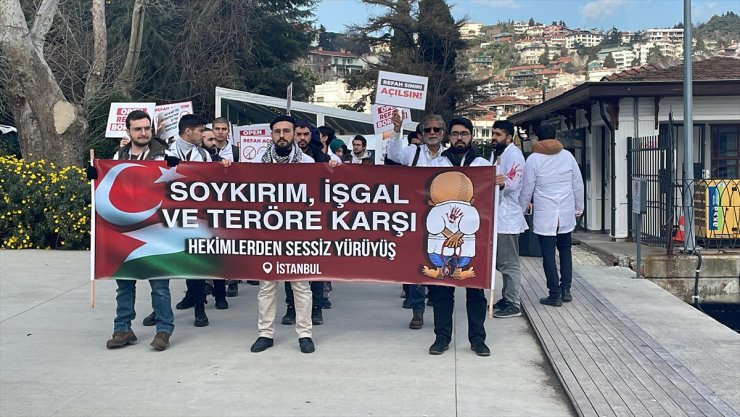 İstanbul'da hekimler Gazze için "sessiz yürüyüş" düzenledi