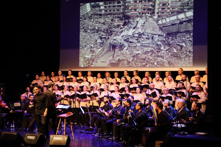 Adana'da 6 Şubat'ın yıl dönümünde "11 İlin Türküsü" konseri verildi