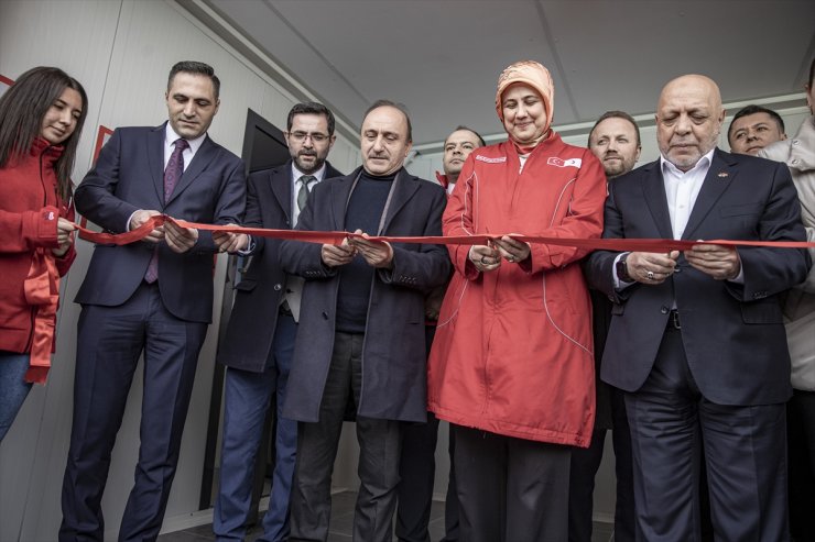 Kahramanmaraş'ta Kızılay ve HAK-İŞ depremzede çocuklar için kütüphane açtı