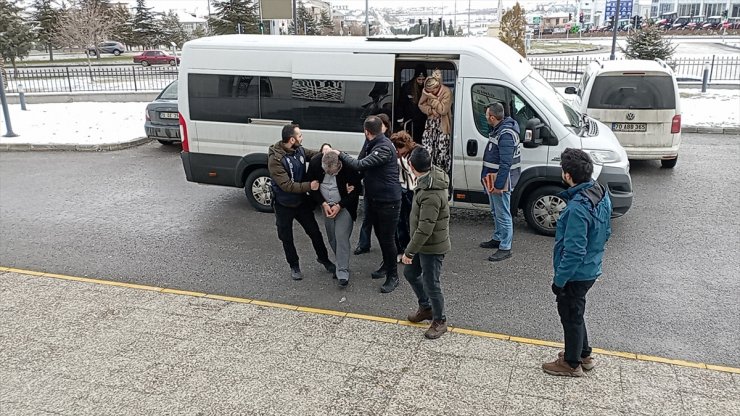 Karaman'da 1 milyon 100 liralık ziynet eşyası hırsızlığıyla ilgili 3 şüpheli tutuklandı