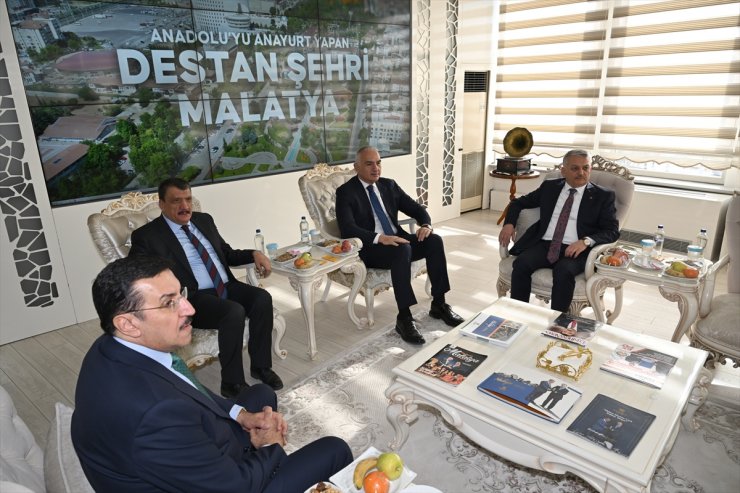 Kültür ve Turizm Bakanı Ersoy, depremlerden etkilenen Malatya'da konuştu: