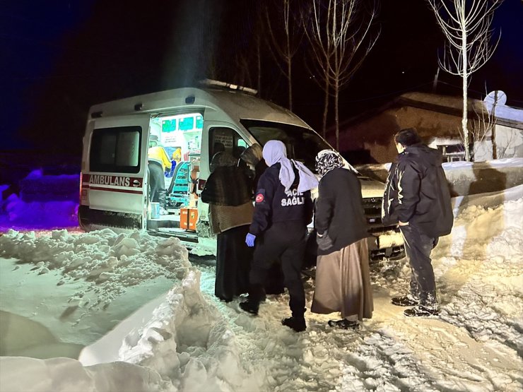 Van'da sobadan sızan gazdan etkilenen anne ve oğlu hastaneye kaldırıldı