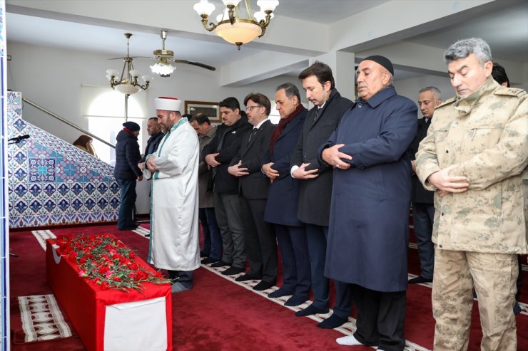 Yaşamını yitiren Şırnak İl Sağlık Müdürü Altın'ın cenazesi Bingöl'de defnedildi