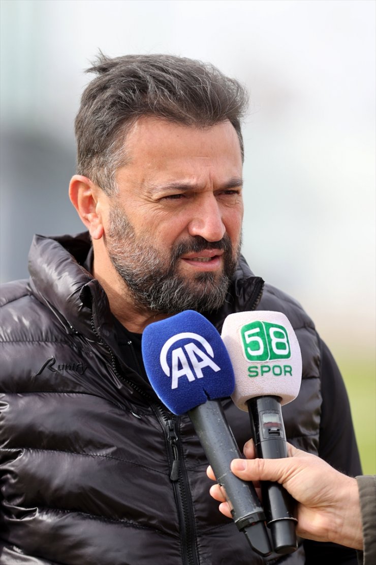 Sivasspor Teknik Direktörü Uygun'dan transfer açıklaması:
