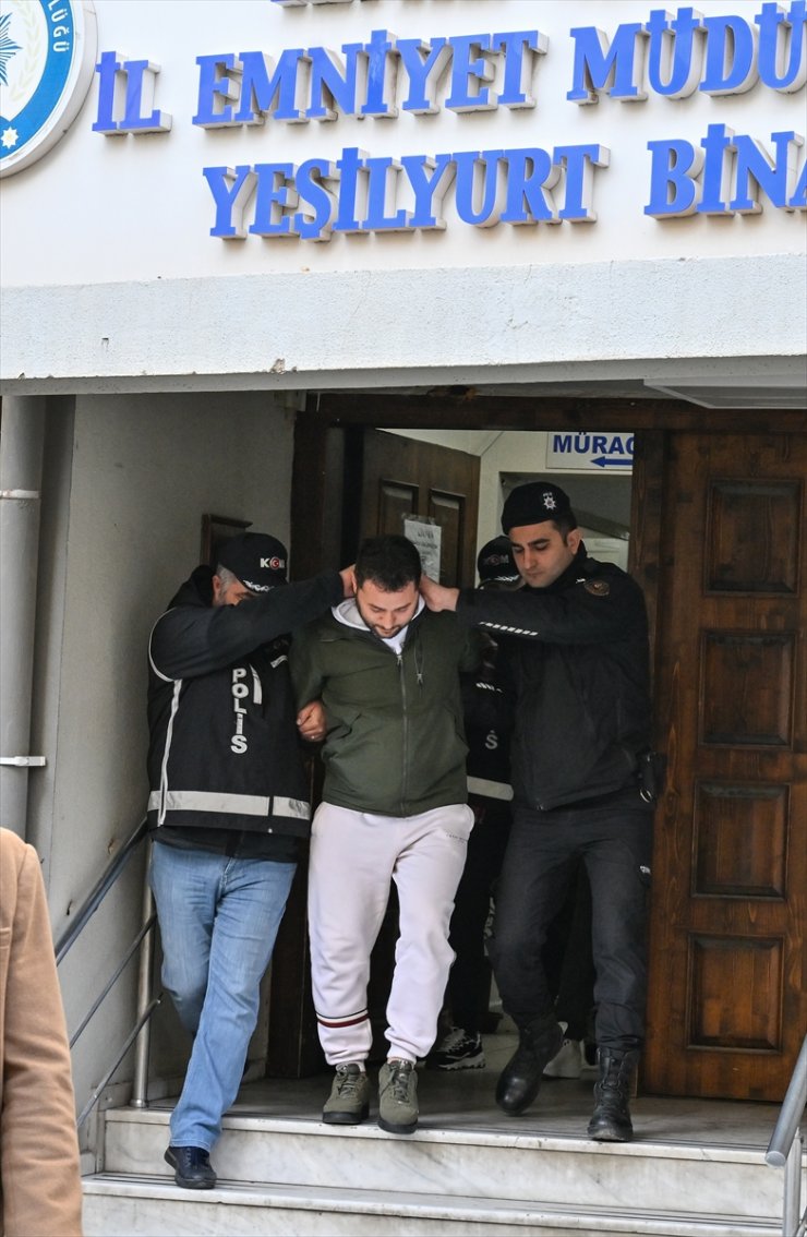 İzmir merkezli nitelikli dolandırıcılık zanlıları, "suç örgütü" suçlamasıyla adliyeye sevk edildi