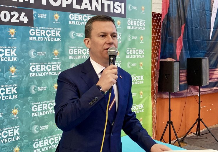 AK Parti'li Şahin, Kırşehir'de belediye başkan adayları tanıtım programında konuştu: