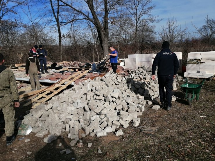 Kütahya'da çöken bağ evi inşaatı enkazı altında kalan kişi öldü