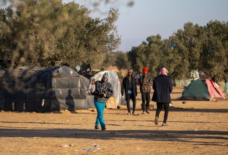 Tunus’taki Afrikalı düzensiz göçmenlerin hayali "bir an önce Avrupa’ya ulaşmak"