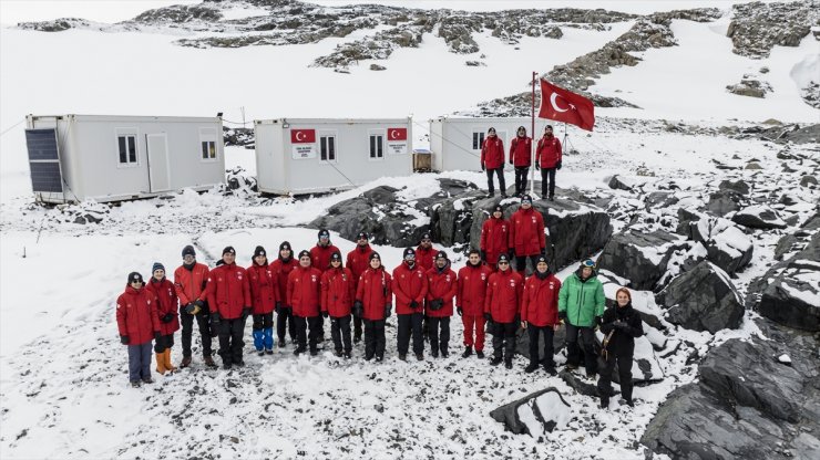 Türk bilim ekibi 8. kez Beyaz Kıta'daki evi Horseshoe Adası'nda