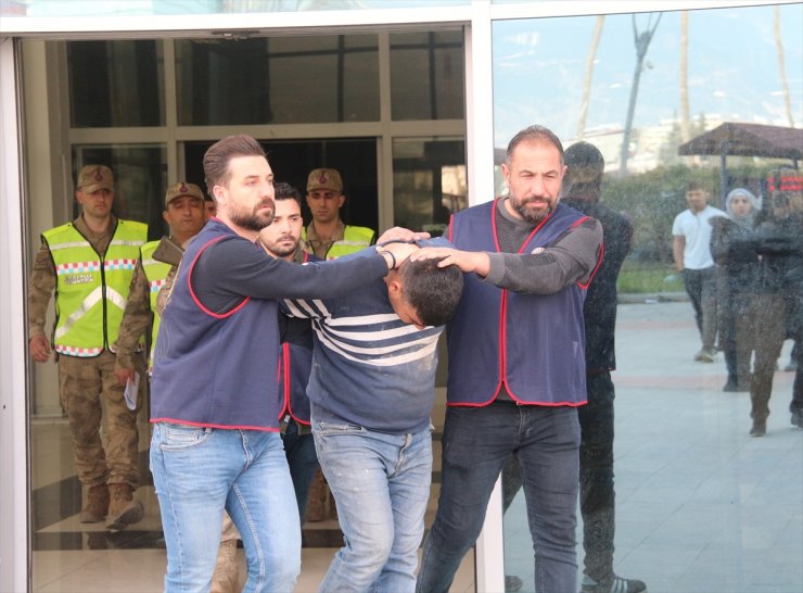 GÜNCELLEME - Hatay'da öldürülen anne ile 2 çocuğunun cenazeleri toprağa verildi