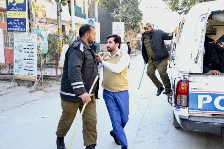 Pakistan'da siyasi partiler, seçimlerde hile yapıldığı iddiasıyla protesto düzenledi