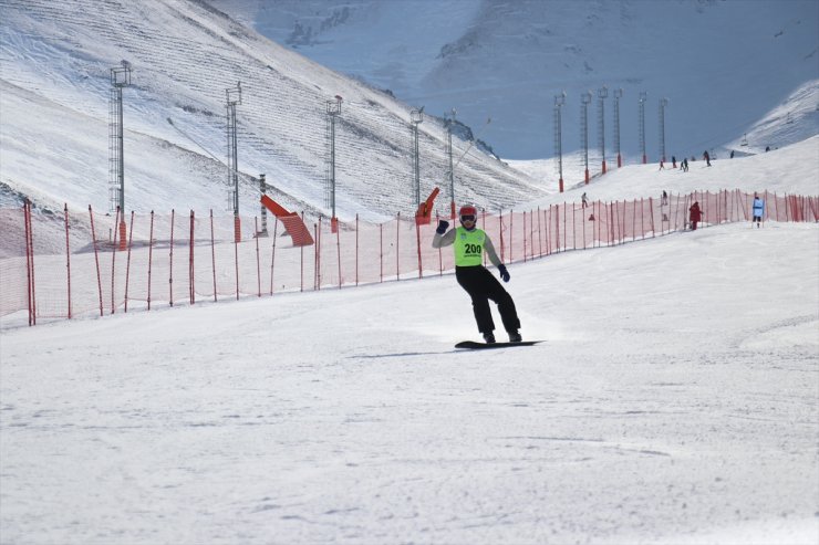 Üniversiteler Arası Türkiye Snowboard ve Alp Disiplini Şampiyonası, Erzurum'da yapıldı