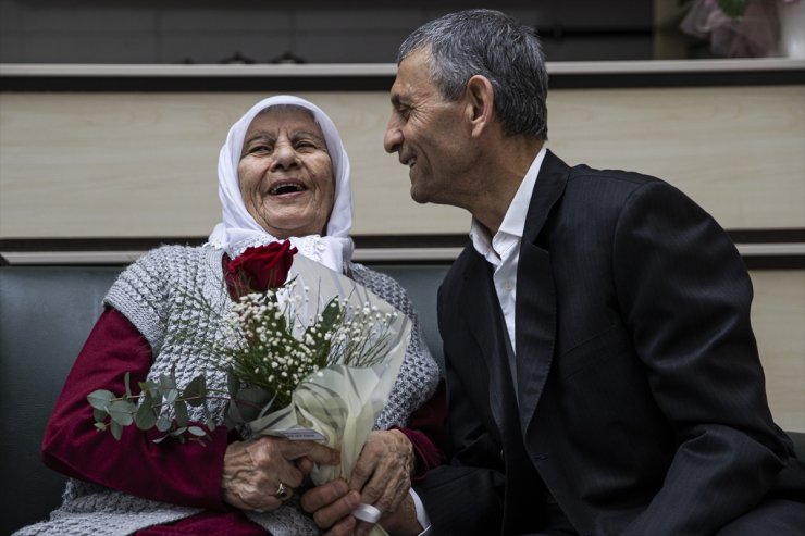 Huzurevinde evlenen Sönmez çifti, "ikinci bahar"larını mutlu geçiriyor