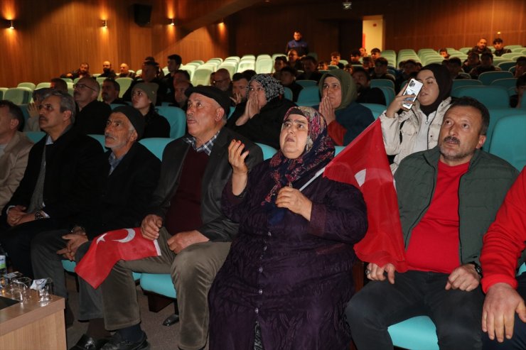 Milli güreşçi Rıza Kayaalp'in final maçını hemşehrileri sinemada izledi