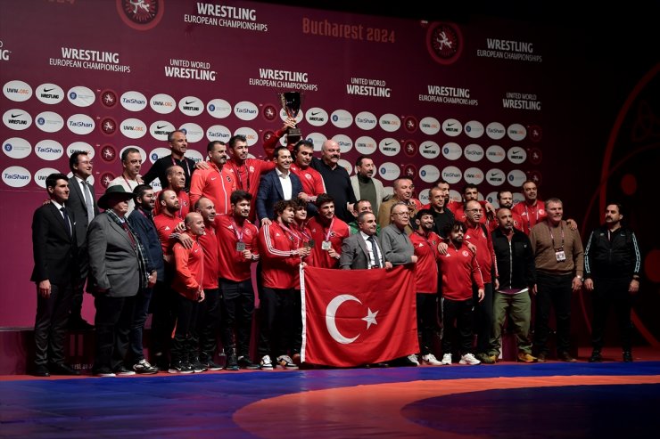 Grekoromen Güreş Milli Takımı, üst üste ikinci kez Avrupa şampiyonu oldu