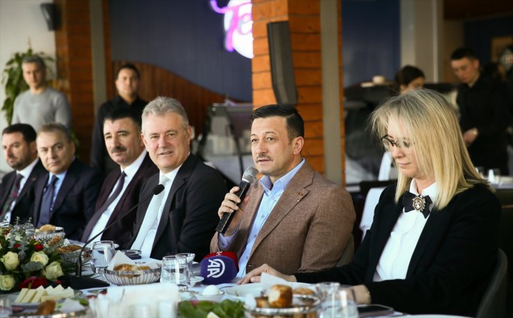 AK Parti İzmir Büyükşehir Belediye Başkan adayı Dağ, İZTO yönetimiyle buluştu