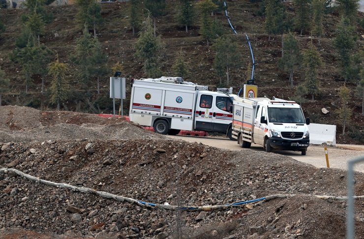 Erzincan'da kayıp işçileri arama çalışmalarında bazı noktalarda metal yoğunluğu tespit edildi