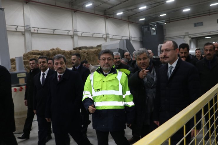 Tarım ve Orman Bakan Yumaklı, Samsun'da kenevir işleyecek fabrikada incelemede bulundu