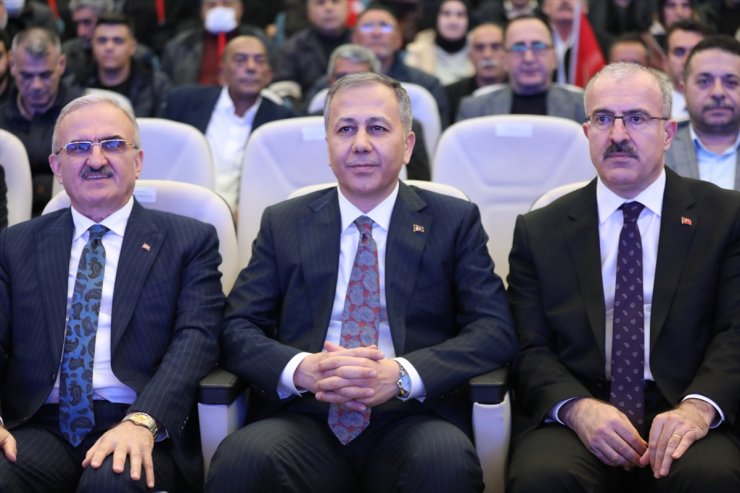 Bakan Yerlikaya, Elazığ'da "Deprem Konutları Kura ve Anahtar Teslim Töreni"nde konuştu: