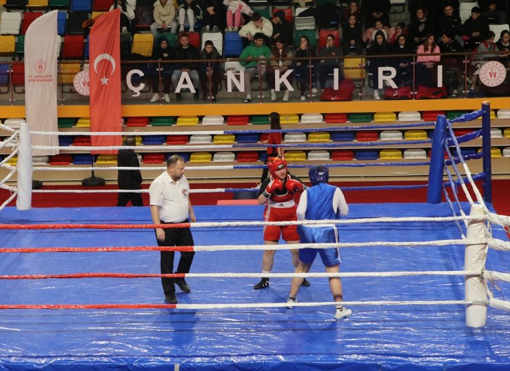 Çankırı'da boks sporuna katkı veren antrenörlerin anısına turnuva düzenlendi